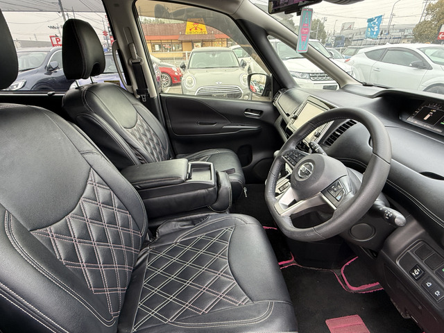 セレナ2.0 ハイウェイスター Vセレクション 4WD