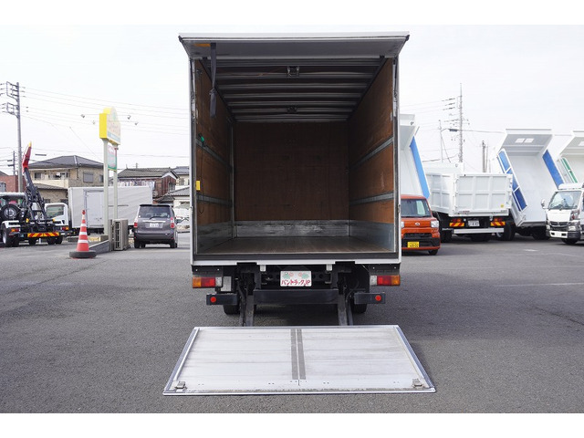 �V�Ԓ����������Ă���܂��B���g�p�̎ԂȂǂ����Ŕ[���������g���b�N����������u���Ă���܂��̂ł������������B