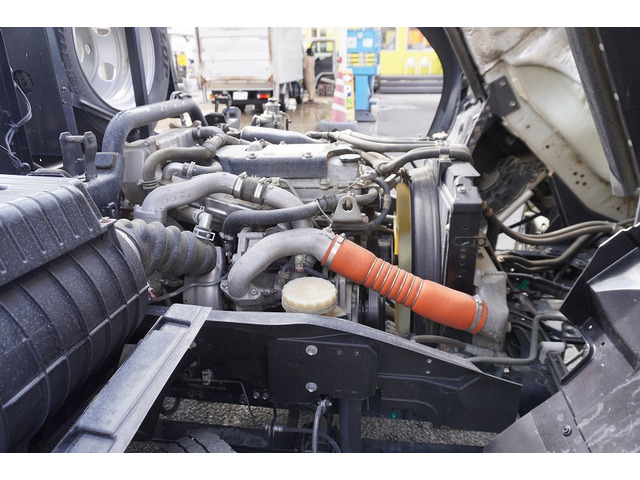 �L�x�ȃg���b�N�A���p�ԁA�n�C�G�[�X�Ȃǎ�舵���Ă���܂��B��xHP�������������Bhttp://www.vantruck.co.jp/