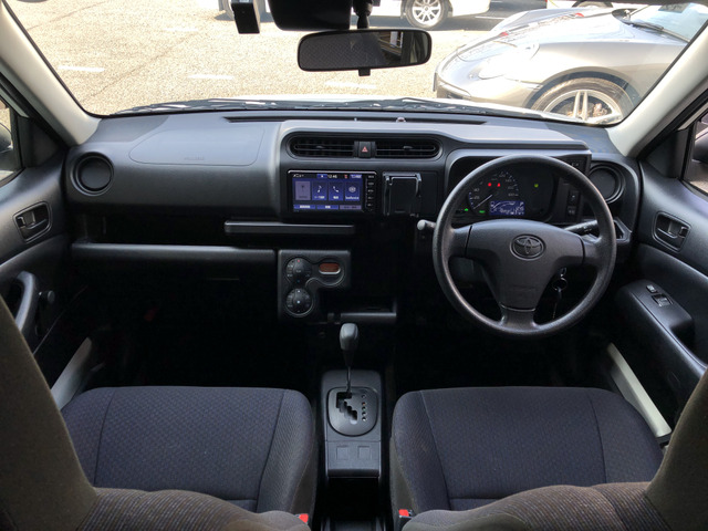 ���̔��X�l�̂悤�ɑ�ʂ̍݌Ɏԗ�����葵���Ă����ł͂���܂��񂪁A1��1������I���Ďd����Ă���܂��B