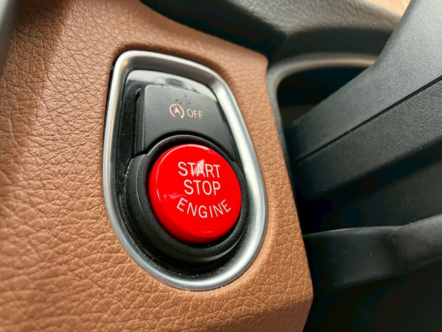 �����Ԃł��z���̍ہ������X�̍ۂ́A���Ј�x���d�b�̏�A�����X��������!���Ԃł��z���̍ۂ́A��ʂ葤������܂��悤�X�ܑO�̃X�y�[�X���󂯂Ă����܂��B�X���[�Y�ȑΉ��̂��߁A�����͂��������܂��ƍK���ł�!