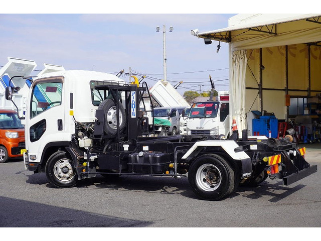 �o���E�g���b�N�Ƃ���1��1��d�l�̈قȂ镨�����A���m���Ɋ�Â�������₷�����������Ē����܂��B