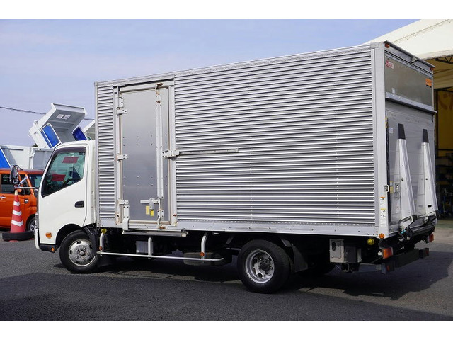 �o���E�g���b�N�Ƃ���1��1��d�l�̈قȂ镨�����A���m���Ɋ�Â�������₷�����������Ē����܂��B