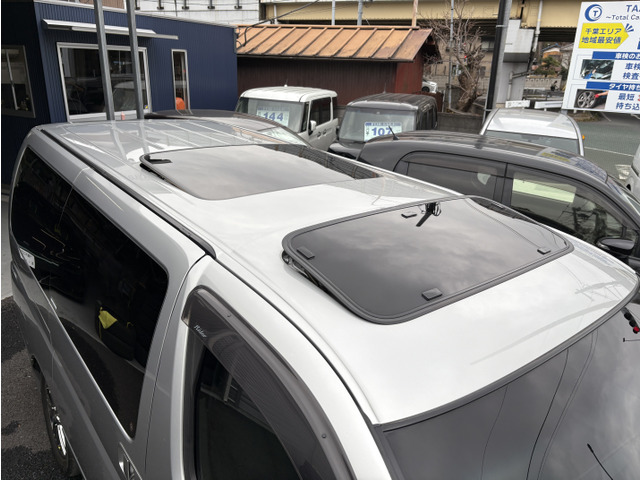 W�T�����[�t�� ��Ȃ́A�`���g+�X���C�h���邱�Ƃ��\�ł��� 2�ʂƂ��f�M�t�B�����{�H�ςł���