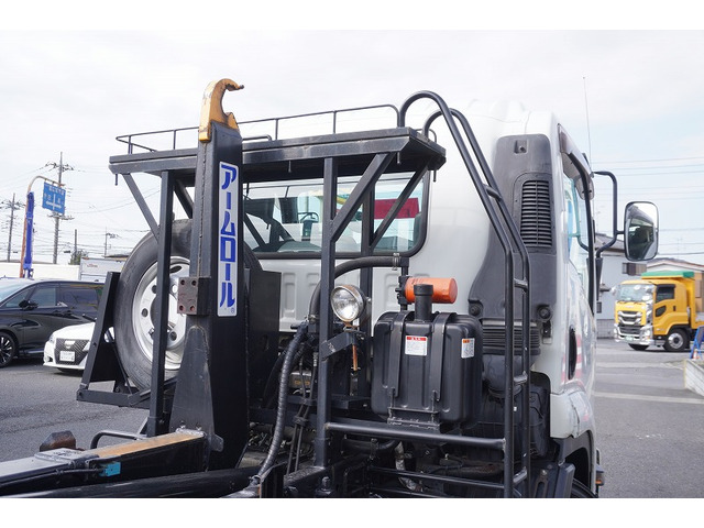 �V�Ԓ����������Ă���܂��B���g�p�̎ԂȂǂ����Ŕ[���������g���b�N����������u���Ă���܂��̂ł������������B