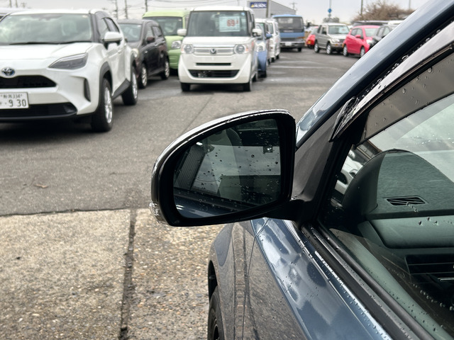 �y�x�����z���i�X�z���Ԃ������������܂��āA���ɗL�������܂��B�݌Ɏԗ��ɂȂ�܂��̂ŁA���񂲓s���̋X�������ɁA���ɗ��ĉ������B���X�\��������ƁA���ē����X���[�Y�ł��B