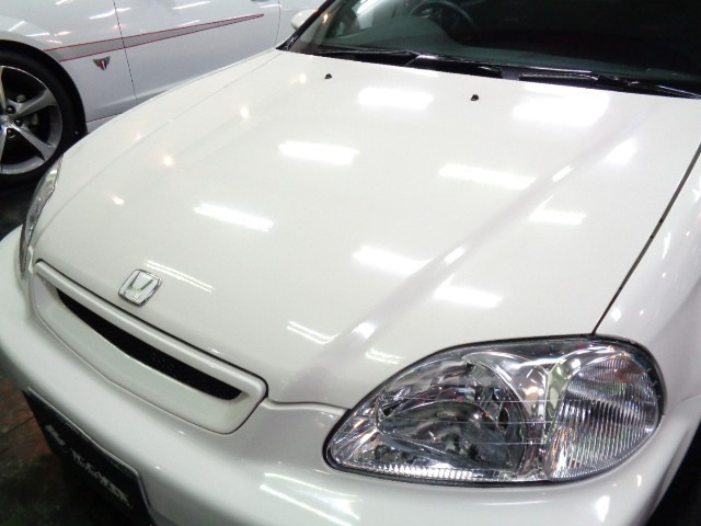 �ۊǏ󋵂��悭����̂���`�����s�I���V�b�v�z���C�g�J���[�̃{�f�B&�������̍����N���A�w�b�h���C�g�ł����[�^�[�����̋L�^���Ȃ��׉�����Ƃ��܂������O��&�@�֋��ɗǍD�Ȃ��Ԃł�