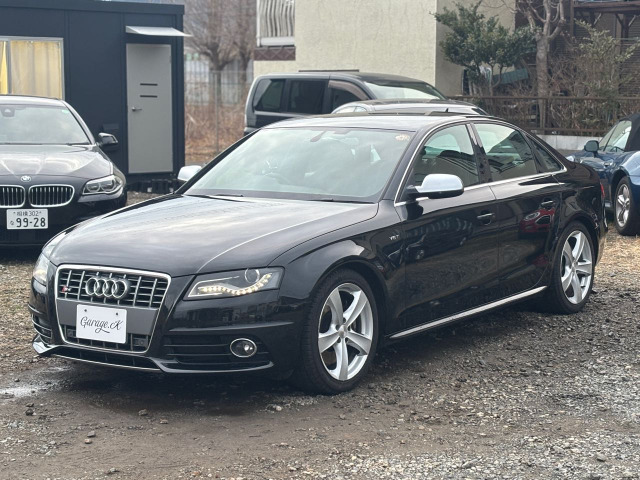 S4�i�A�E�f�B�j3.0 4WD ���Îԉ摜