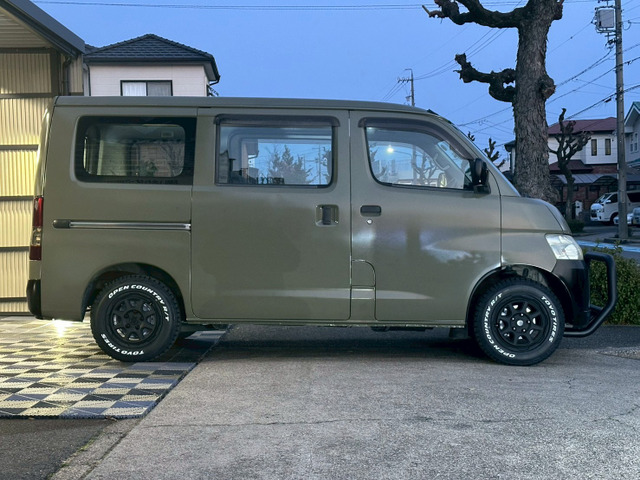 �y�K���X�R�[�e�B���O�z ���Ђł́y�{�f�B�[�K���X�R�[�e�B���O�z���{�H�\�ł�!���Ԃ̉����o�ĉ���ɂ����A���������y����ł�!���C�y�ɃX�^�b�t�܂ł��q�ˉ�����!