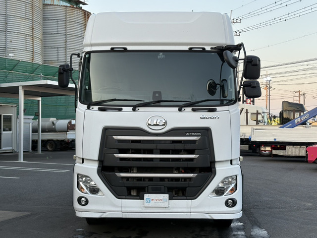 クオントレーラーヘッド