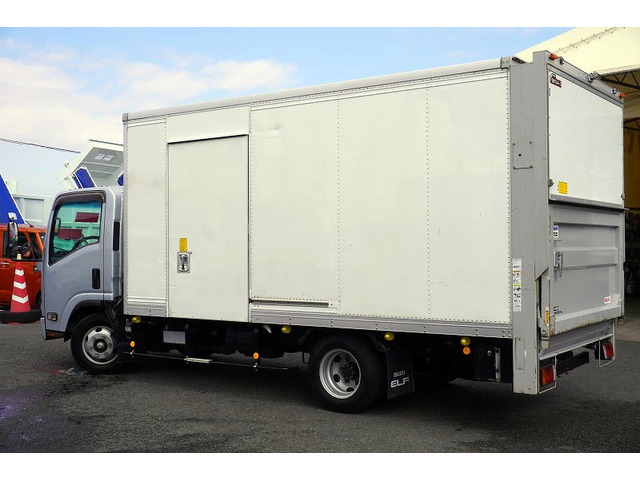 �o���E�g���b�N�Ƃ���1��1��d�l�̈قȂ镨�����A���m���Ɋ�Â�������₷�����������Ē����܂��B