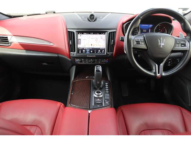 ���S�̉E�n���h���ł������܂��B