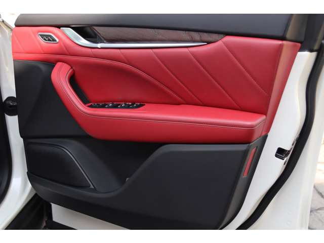 �h�A�g�����̕����Ȃǌ��󂯂��܂���