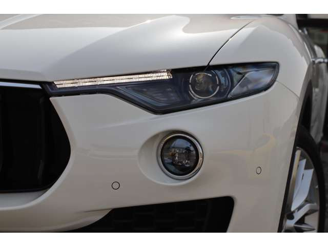 LED�f�C���C�g