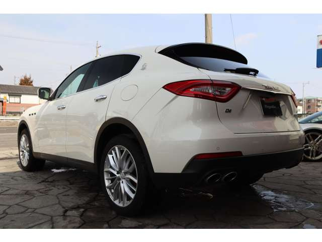 50:50�̏d�ʔz����SUV�J�e�S���[�Ƃ��Ă���d�S�������������@���e�̑���̓h���C�r���O���y���߂�SUV�ƂȂ��Ă��܂�!