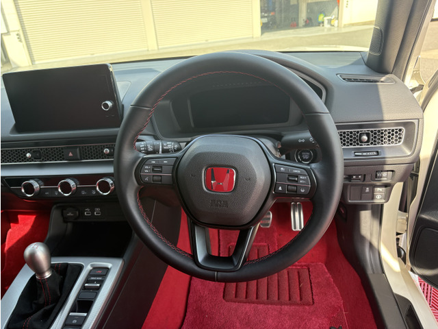 FL1�����X�e�A�����O�����̎ʐ^�ƂȂ��Ă���܂����AFL5�����X�E�F�[�h���X�e�A�����O�ɖ߂��Ă̔̔��ƂȂ�܂��̂ł����S�������B