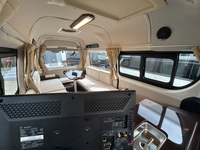 ハイエースバン