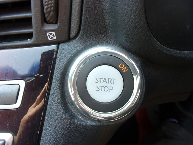 �G���W���X�^�[�g�̓v�b�V�����B