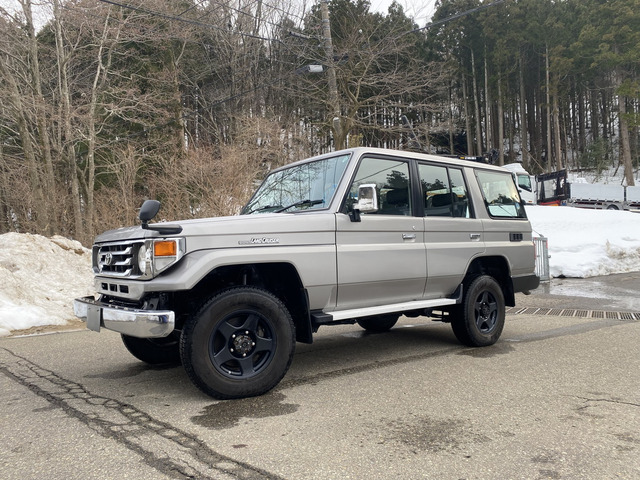 ランドクルーザー704.2 LX ディーゼル 4WD