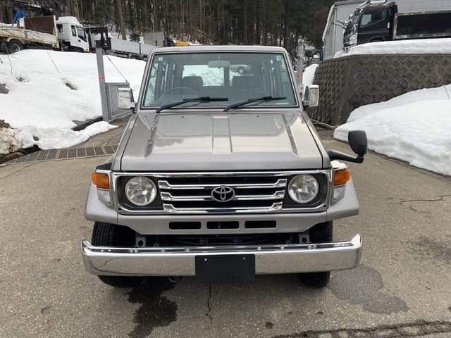 ランドクルーザー704.2 LX ディーゼル 4WD