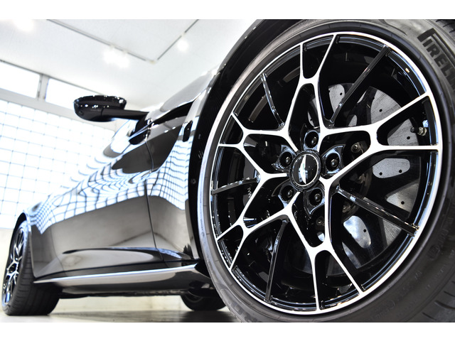 ヴァンテージAMR ヒーロー エディション