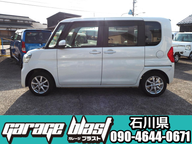 助手席側のセンターピラーを取り除いたミラクルオープンドア構造を採用しており、助手席と後部座席のスライドドアを同時に開けると大開口の空間が出現します。軽とは思えない室内空間です♪