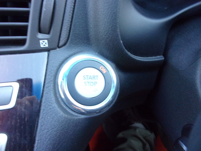 �G���W���X�^�[�g�̓v�b�V�����B