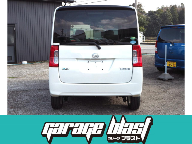 リアガラスが大きく視界が広いので、安全です。フロントには先進安全技術スマートアシスト搭載です♪レーザーレーダーとソナーセンサーを用いた先進安全装備が備わっています。見学や商談予約は09046440671迄どうぞ