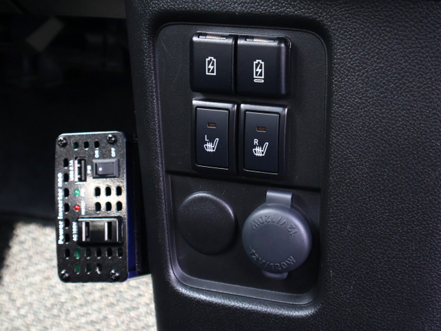 USB�d���\�P�b�g&times;2��p���[�C���o�[�^�[[USB�d��&AC100V�R���Z���g]�A�}���`�C���t�H���[�V�����f�B�X�v���C[�O�C��/����&�u�ԔR��/����q���\�����\����]�Ȃǂ��̑��A��������!!