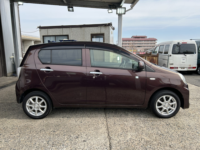 �y�x�����z���i�X�z���Ԃ������������܂��āA���ɗL�������܂��B�݌Ɏԗ��ɂȂ�܂��̂ŁA���񂲓s���̋X�������ɁA���ɗ��ĉ������B���X�\��������ƁA���ē����X���[�Y�ł��B