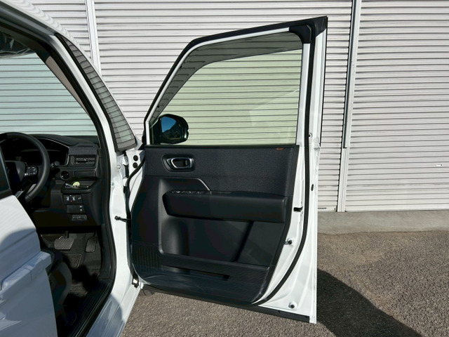 �^�]�ȃh�A��