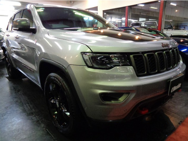 JEEP�O�����h�`�F���L�[�g���C���z�[�N100������&����J���[�r���b�g�V���o�[M�J���[���v�C���e���A20AW&3.6V6�G���W��8���p�h��S�Z���N�g4WD���f�B�[���[�Ԃ����ɂ��܂���