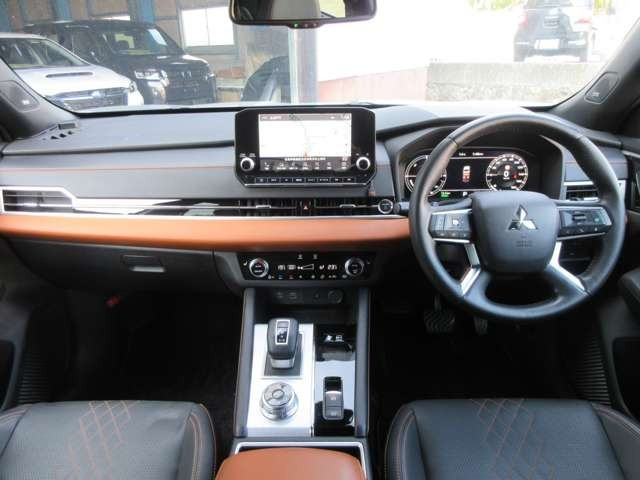 アウトランダーPHEV 2.4 P 4WD