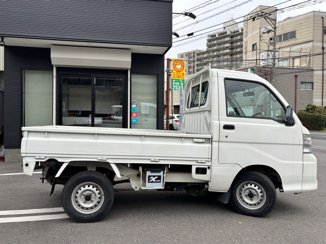 �����ДF�؍H�ꁚ���X�́A�������^�ǔF�؍H����������Ă���܂�!���ЂŎd���ꂵ���Ԃ𐮔��A�Ԍ����s���A�X���ɕ��ׂĂ���܂�!������̏C���̍ۂ��A���X�őΉ��\�ł��̂ň��S���Ă����߂�������!