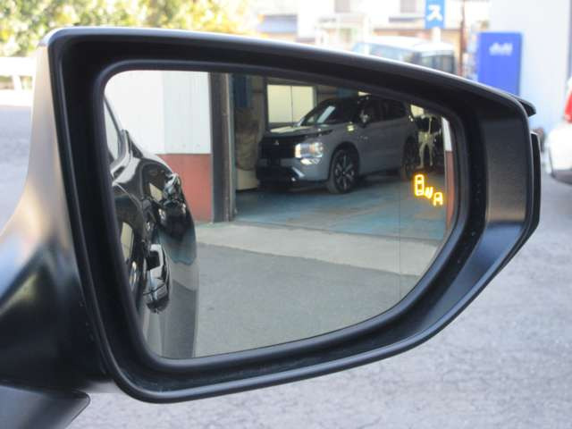 車線変更時の安全運転を支援するブラインドスポットモニター!