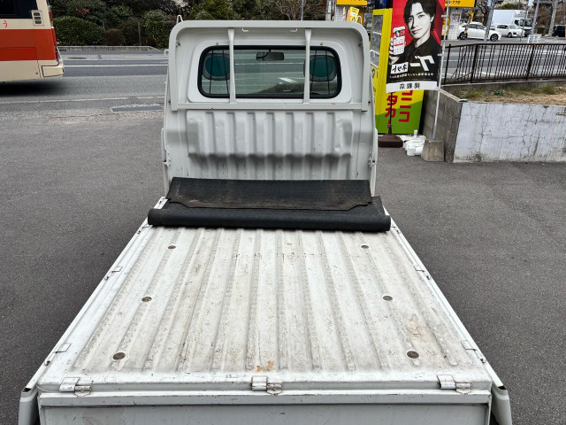 �����Ԃł��z���̍ہ������X�̍ۂ́A���Ј�x���d�b�̏�A�����X��������!���Ԃł��z���̍ۂ́A��ʂ葤������܂��悤�X�ܑO�̃X�y�[�X���󂯂Ă����܂��B�X���[�Y�ȑΉ��̂��߁A�����͂��������܂��ƍK���ł�!