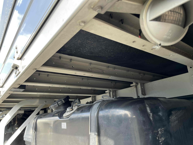 �ב䗠�ʂ��猩�Ă����x�ǂ����ƉM���܂���