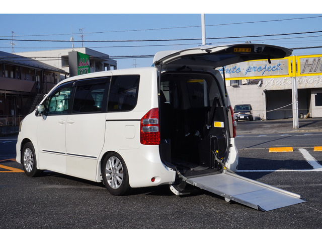 ノア2.0 Si ウェルキャブ スロープタイプI 車いす2脚仕様