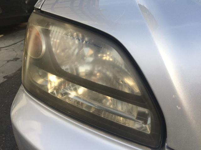 ���ÎԂɂ悭�݂���w�b�h���C�g�̂�����ł��B����������X�ł͂������薁���L���C�ɂ��ēW�����Ă���܂��B���̍H���̈ꕔ���������������܂��B