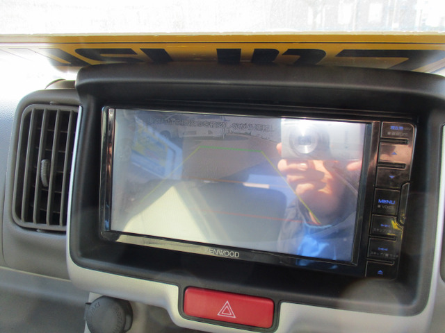 ���ЊO�i�r�E�e���r�E�o�b�N�J�����t���Ă܂���