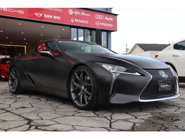 �}�b�g�u���b�N�Ƀ��b�s���O����Ă���d�グ��HRE22�C���`&times;���[�_�E���œ��ʊ��̂���LC500�ł͂Ȃ��ł��傤��?