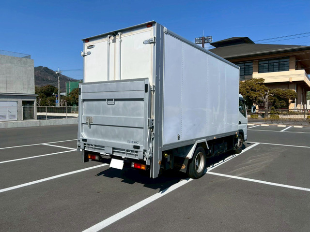 アトラスパネルバン