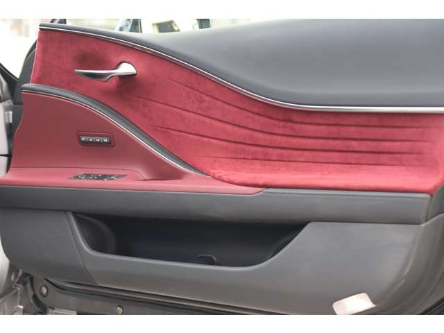 �h�A�g�������������ȃf�U�C���ƂȂ��Ă��܂��B