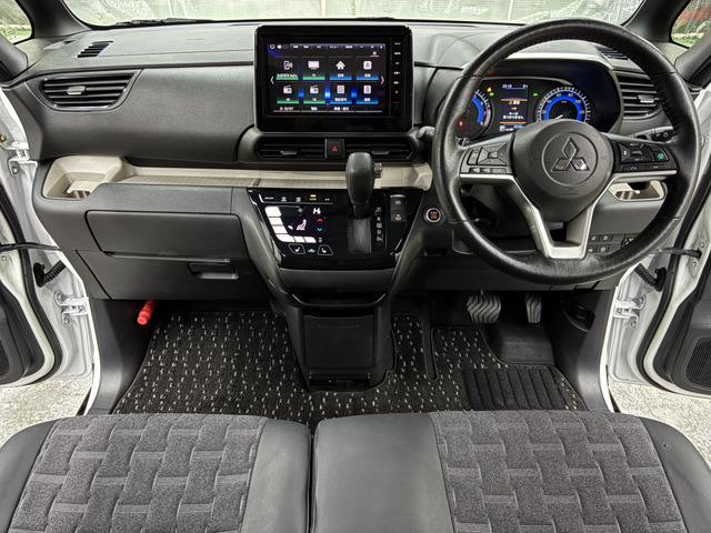 デリカミニT プレミアム 4WD