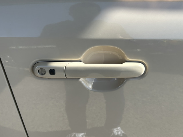 �y�x�����z���i�X�z���Ԃ������������܂��āA���ɗL�������܂��B�݌Ɏԗ��ɂȂ�܂��̂ŁA���񂲓s���̋X�������ɁA���ɗ��ĉ������B���X�\��������ƁA���ē����X���[�Y�ł��B