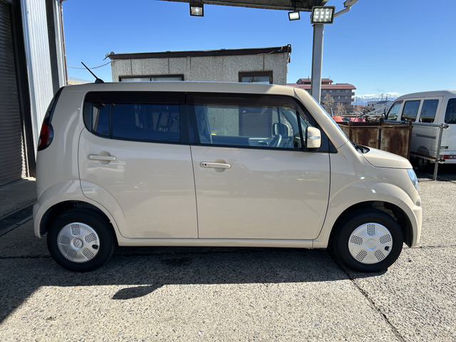 �y�x�����z���i�X�z���Ԃ������������܂��āA���ɗL�������܂��B�݌Ɏԗ��ɂȂ�܂��̂ŁA���񂲓s���̋X�������ɁA���ɗ��ĉ������B���X�\��������ƁA���ē����X���[�Y�ł��B