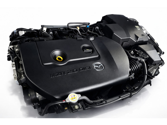 ���ڂ����G���W����2L ����4�C��DOHC �����G���W��(DISI)�𓋍ځB�g�����X�~�b�V������5��AT�B