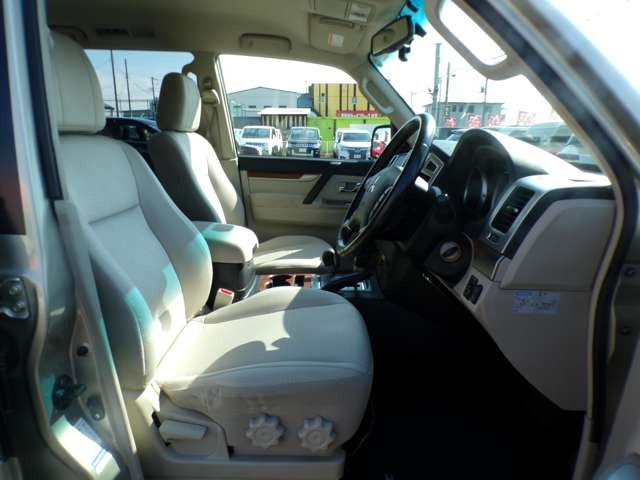 グループ在庫150台以上 在庫にない車も探せます★今必需品のドライブレコーダーも取り付け可能です 本店ではヴェルファイア ロードスター クラウン LS スカイライン マークX 86 在庫も豊富