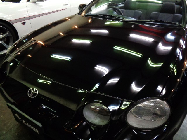 保管状況もよく光沢のあるブラックカラーのボディ&透明感の高いクリアヘッドライトです修復部はFバンパー取付部の軽微なもので走行に支障のないものです