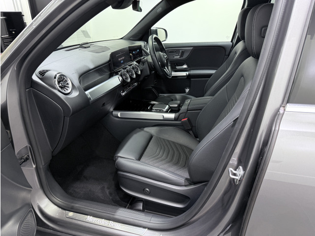 �g�p�����w�ǖ����V�[�g�ɂ́A���K�ȃp���[�V�[�g��V�[�g�q�[�^�[�̂ق��A�h���C�o�[�̎p�������m���ăV�[�g�|�W�V�����������Œ����A�����Ԃ̉^�]��J���y������w�V�[�g�L�l�N�e�B�N�X�x����������Ă���܂��B